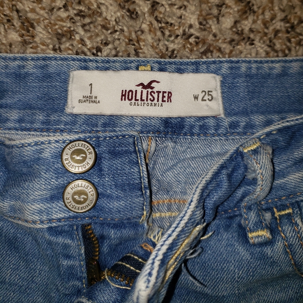 Hollister size 25